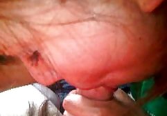 نوجوان برهنه با بالن کانال های سوپرکده تلگرام بازی می کند