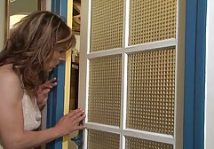 2 معشوقه کانال گیفهای سکسی تلگرام جوان در جوراب ساق بلند و پاشنه