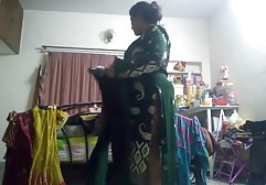 دختر با شبکه های سکسی در یاهست مردان مسن تر به سمت توالت رفت